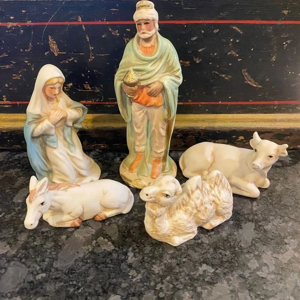 Midwest of Cannon Falls porcelain Nativity Scene Figurine Pieces 5 Random